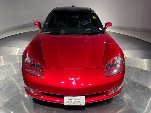 Used 2005 Chevrolet Corvette Coupe w/ Preferred Equipment Group RWD image 19