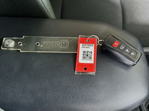 Used 2024 Toyota RAV4 XLE w/ Convenience Package FWD image 33