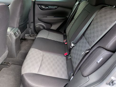 Used 2020 Nissan Rogue Sport SV FWD image 35