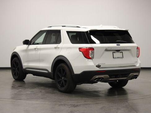 Used 2020 Ford Explorer Platinum w/ Premium Technology Package AWD/4WD image 6