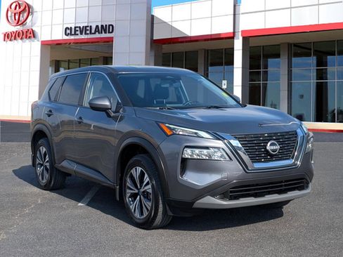 Used 2023 Nissan Rogue SV image 1