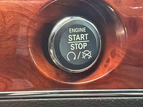 Used 2015 Chrysler Town & Country Touring-L w/ Driver Convenience Group FWD image 27