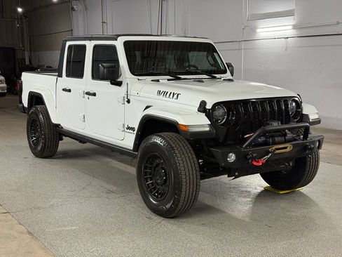 Used 2022 Jeep Gladiator Sport AWD/4WD image 3