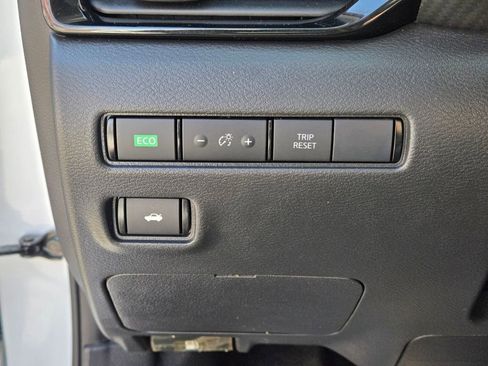 Certified 2023 Nissan Sentra SV FWD image 29