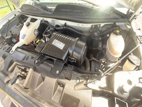 Used 2017 GMC Savana 3500 RWD image 46