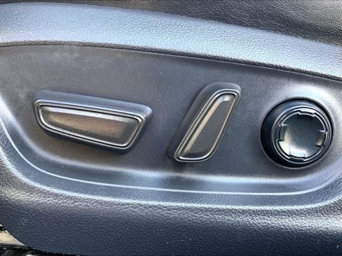 Used 2019 Toyota Avalon Touring w/ Advanced Safety Package FWD image 34