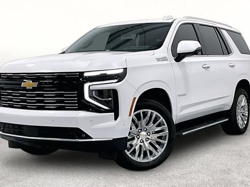 Used 2025 Chevrolet Tahoe High Country AWD/4WD image 14