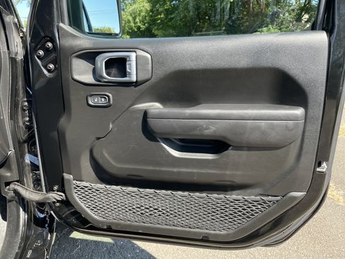 Used 2024 Jeep Wrangler Sport S w/ Convenience Group image 9