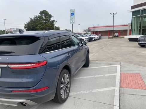 Used 2022 Lincoln Corsair Reserve w/ Equipment Group 201A image 4