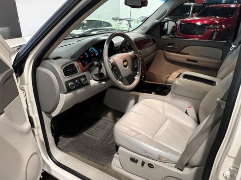 Used 2009 Chevrolet Silverado 1500 LTZ w/ White Diamond Edition AWD/4WD image 10
