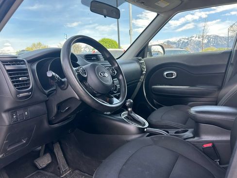 Used 2017 Kia Soul + FWD image 23