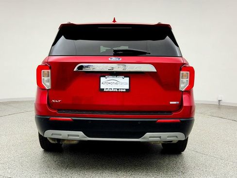 Used 2020 Ford Explorer XLT w/ Equipment Group 202A image 6