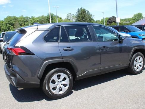 Used 2024 Toyota RAV4 LE AWD/4WD image 28