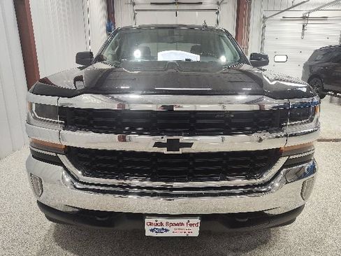 Used 2018 Chevrolet Silverado 1500 LT w/ All Star Edition AWD/4WD image 3