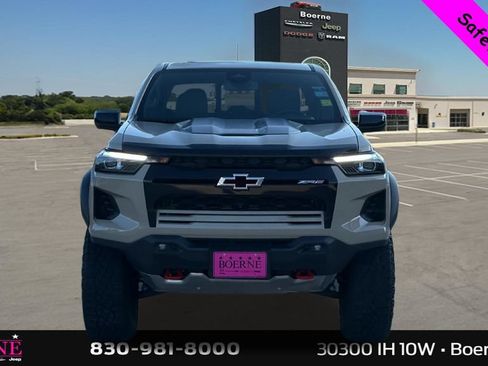 Used 2024 Chevrolet Colorado ZR2 w/ Technology Package AWD/4WD image 8