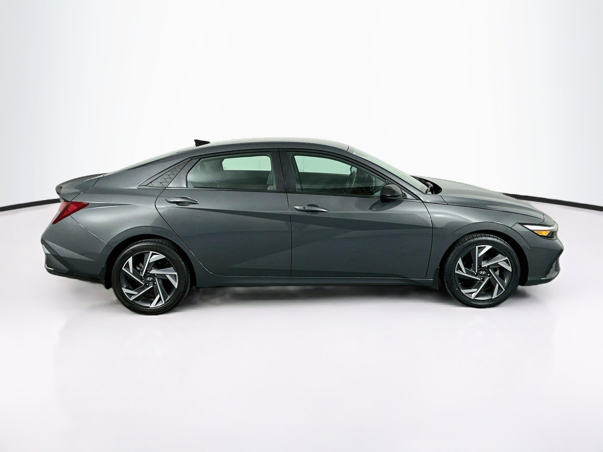 Used 2025 Hyundai Elantra Sport FWD image 10