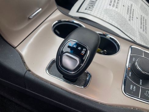 Used 2015 Jeep Grand Cherokee Limited image 28