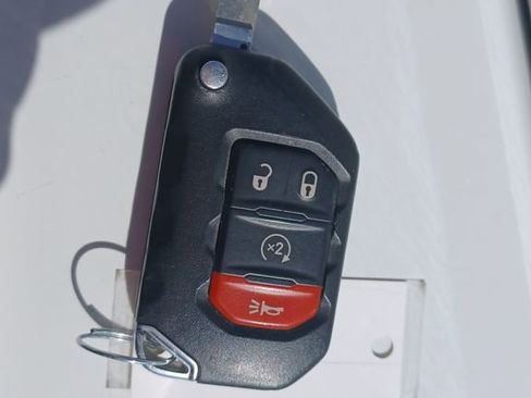 Used 2018 Jeep Wrangler Unlimited Sahara w/ Dual Top Group image 10