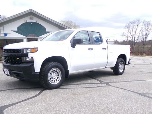 Used 2019 Chevrolet Silverado 1500 W/T w/ Trailering Package AWD/4WD image 9