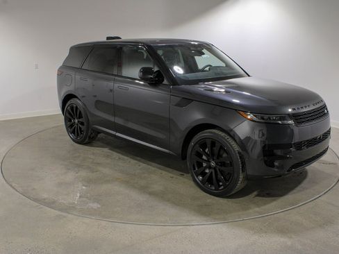 New 2025 Land Rover Range Rover Sport SE image 7