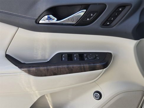 Used 2023 GMC Acadia Denali w/ Denali Technology Package image 27