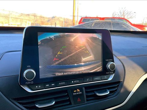 Used 2022 Nissan Altima 2.0 SR image 25