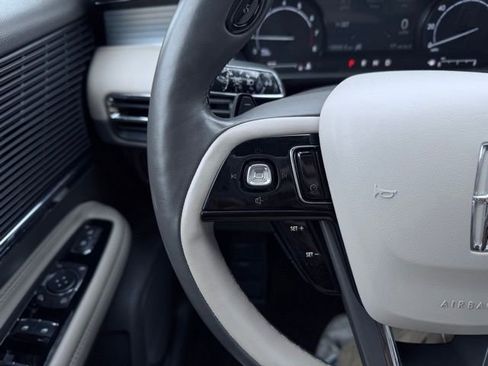 Used 2022 Lincoln Corsair AWD w/ Premium Package image 29