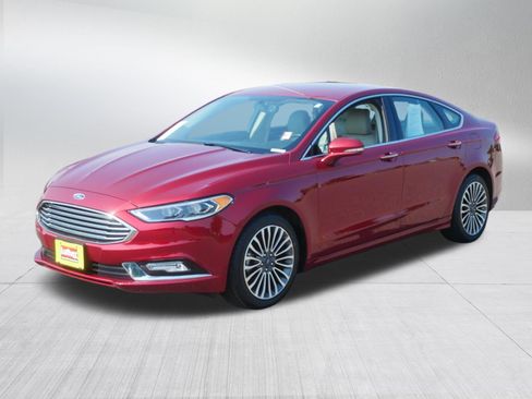 Used 2017 Ford Fusion SE w/ Fusion SE Technology Package FWD image 3