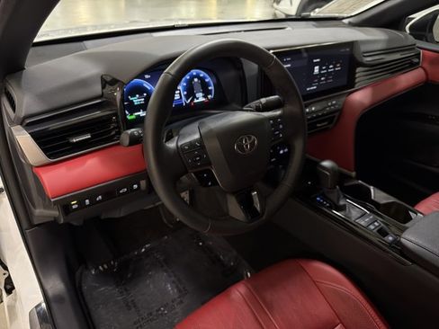 Used 2025 Toyota Camry XSE FWD image 14