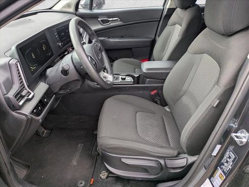 Used 2024 Kia Sportage LX image 15