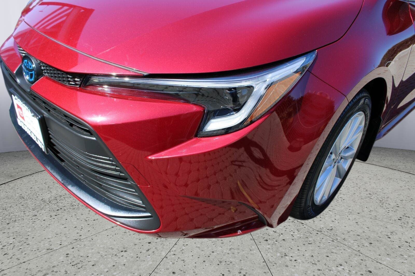 Certified 2025 Toyota Corolla LE w/ LE Premium Package FWD image 10