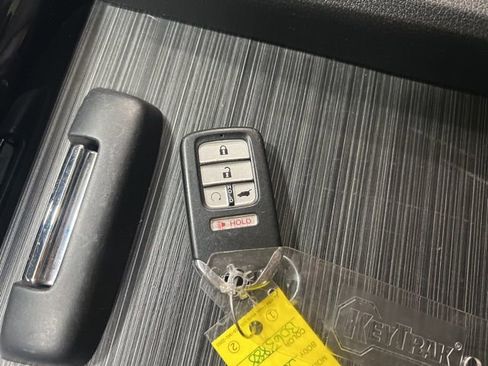 Used 2019 Honda Pilot Touring image 26