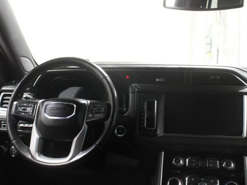 Used 2022 GMC Yukon Denali AWD/4WD image 3
