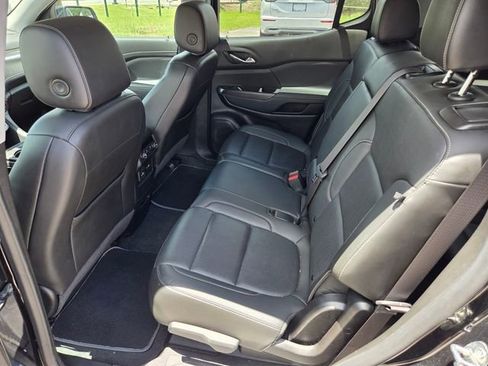Used 2023 GMC Acadia SLT AWD/4WD image 8
