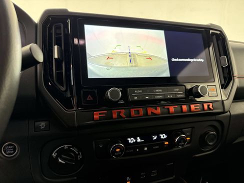 Certified 2025 Nissan Frontier PRO-4X AWD/4WD image 8