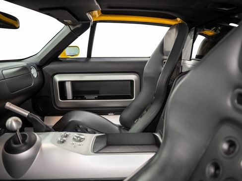 Used 2005 Ford GT image 58