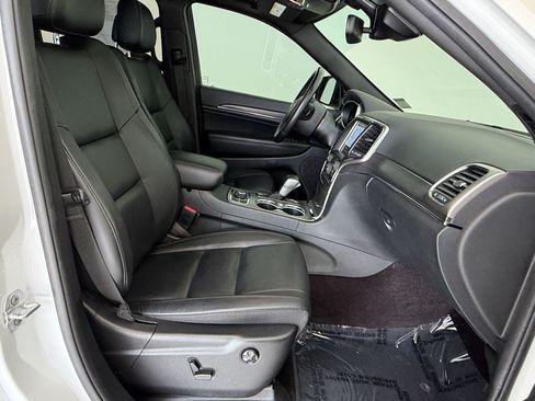Used 2018 Jeep Grand Cherokee Limited AWD/4WD image 25