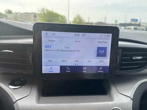 Used 2023 Ford Explorer XLT image 17