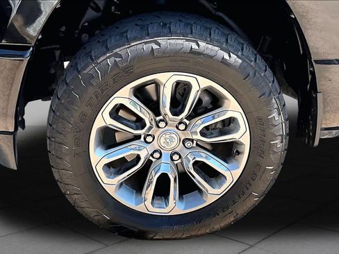 Used 2023 RAM 1500 Laramie AWD/4WD image 6
