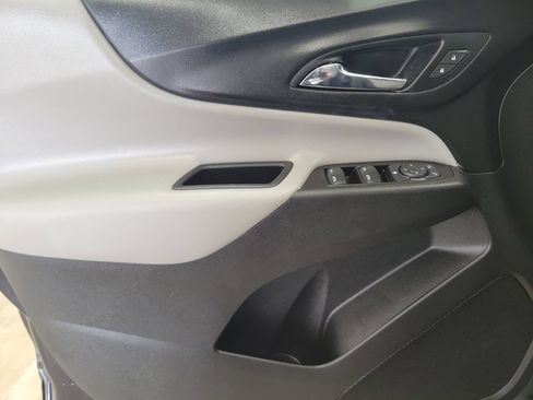 Used 2020 Chevrolet Equinox LT FWD image 20