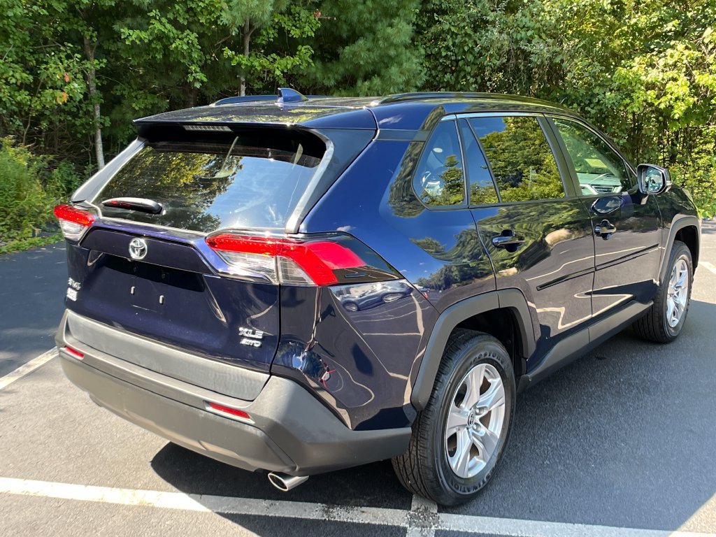 Used 2023 Toyota RAV4 XLE AWD/4WD image 5