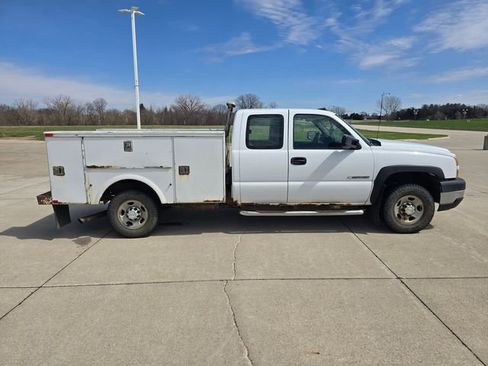 Used 2006 Chevrolet Silverado 2500 W/T image 8