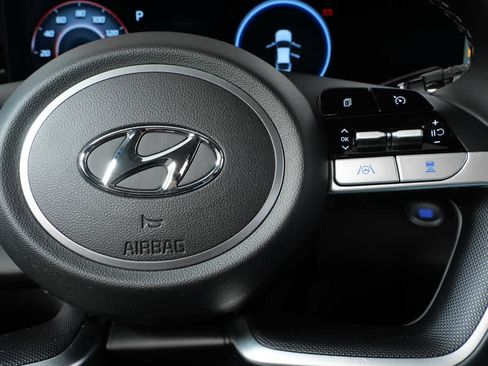 Certified 2023 Hyundai Elantra SEL w/ Convenience Package image 11