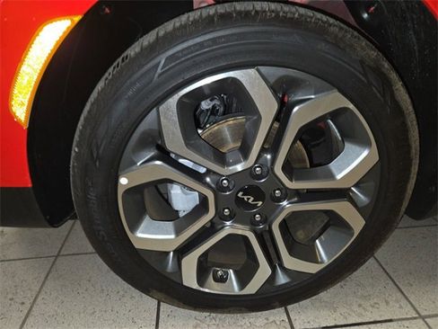 Used 2025 Kia Soul EX image 10