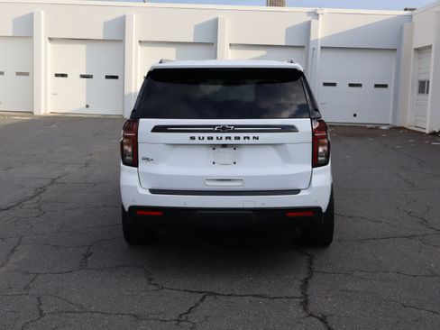 Used 2024 Chevrolet Suburban Z71 w/ Luxury Package AWD/4WD image 9