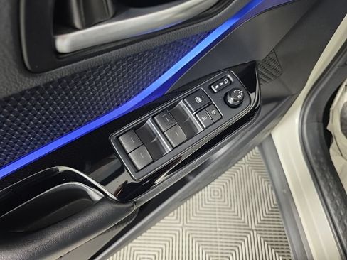 Used 2020 Toyota C-HR XLE FWD image 12
