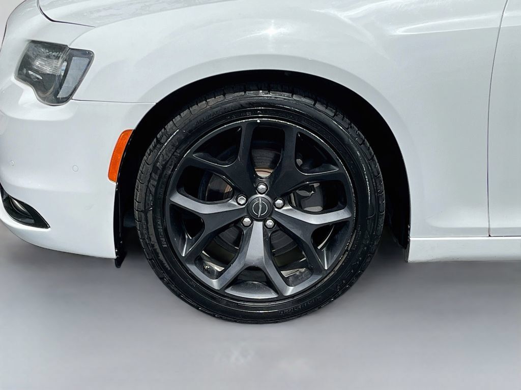 Used 2021 Chrysler 300 S RWD image 32
