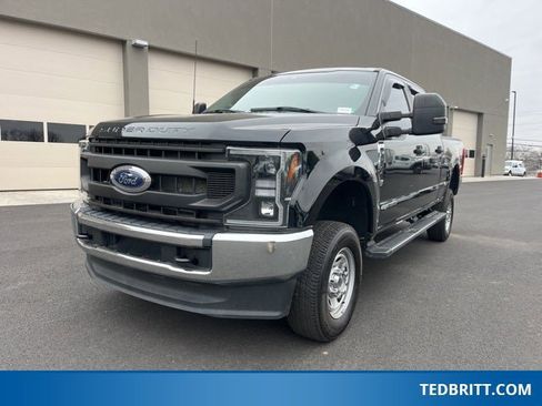 Used 2022 Ford F250 XL w/ Power Equipment Group image 3