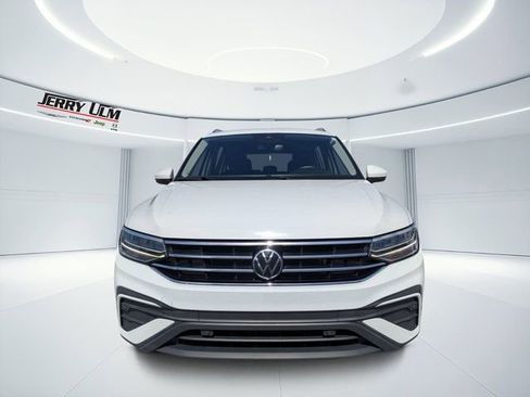 Used 2024 Volkswagen Tiguan SE AWD/4WD image 8