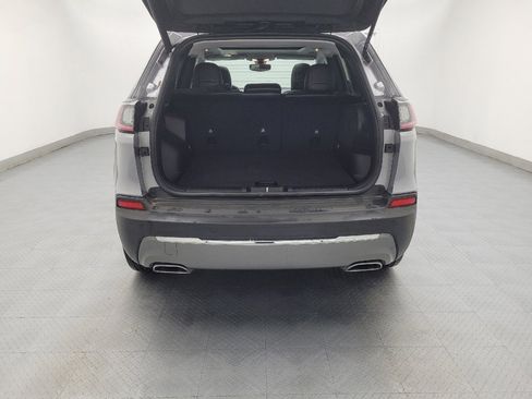 Used 2020 Jeep Cherokee Limited image 29